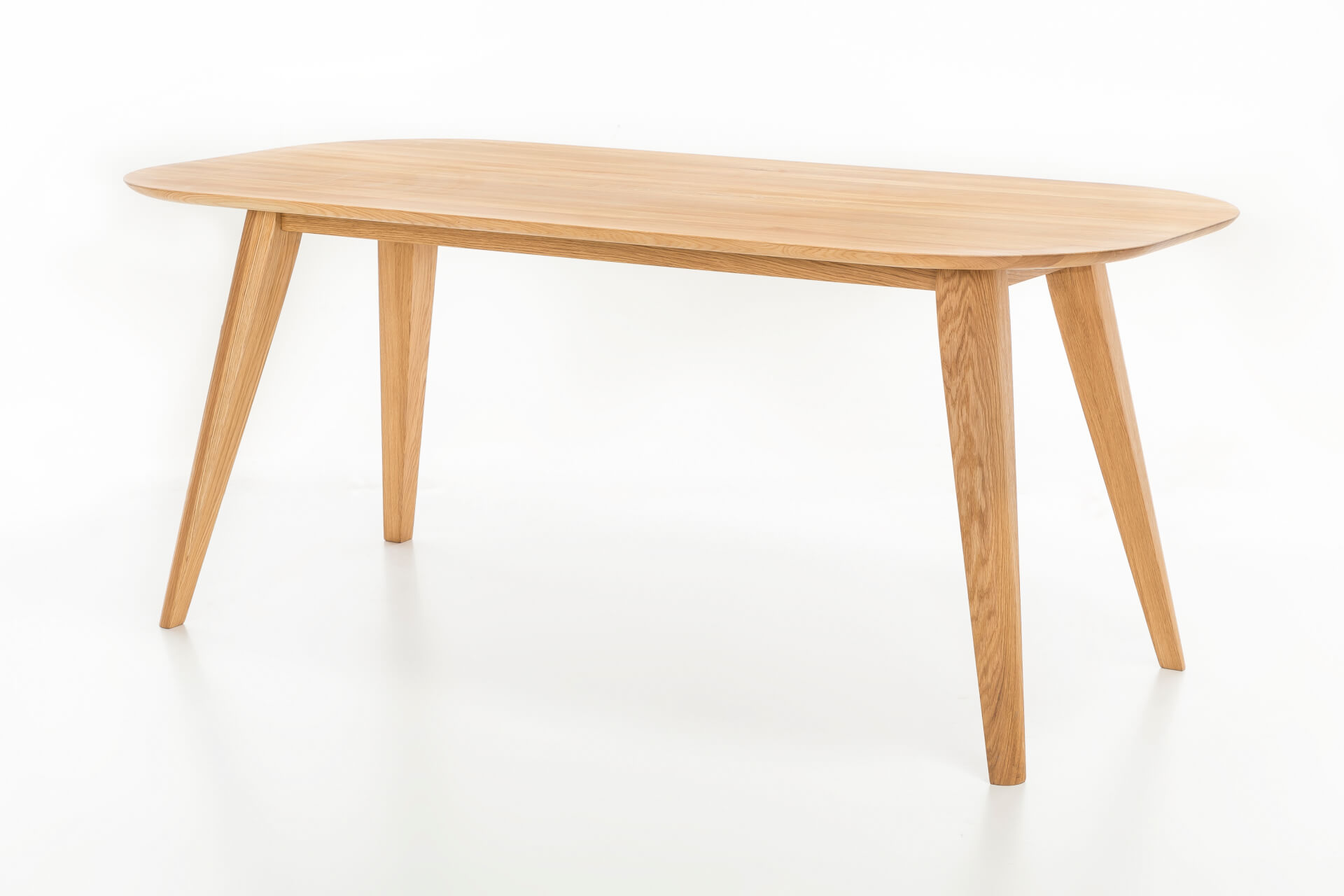 Modell Ottawa Esstisch oval von Standard Furniture