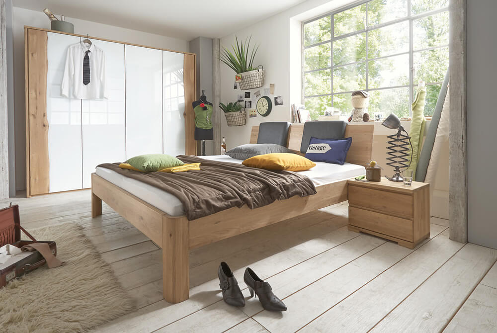 Baumkante Front 9 -Schrank- von M & H | Schlafen | Direkt Angebot von