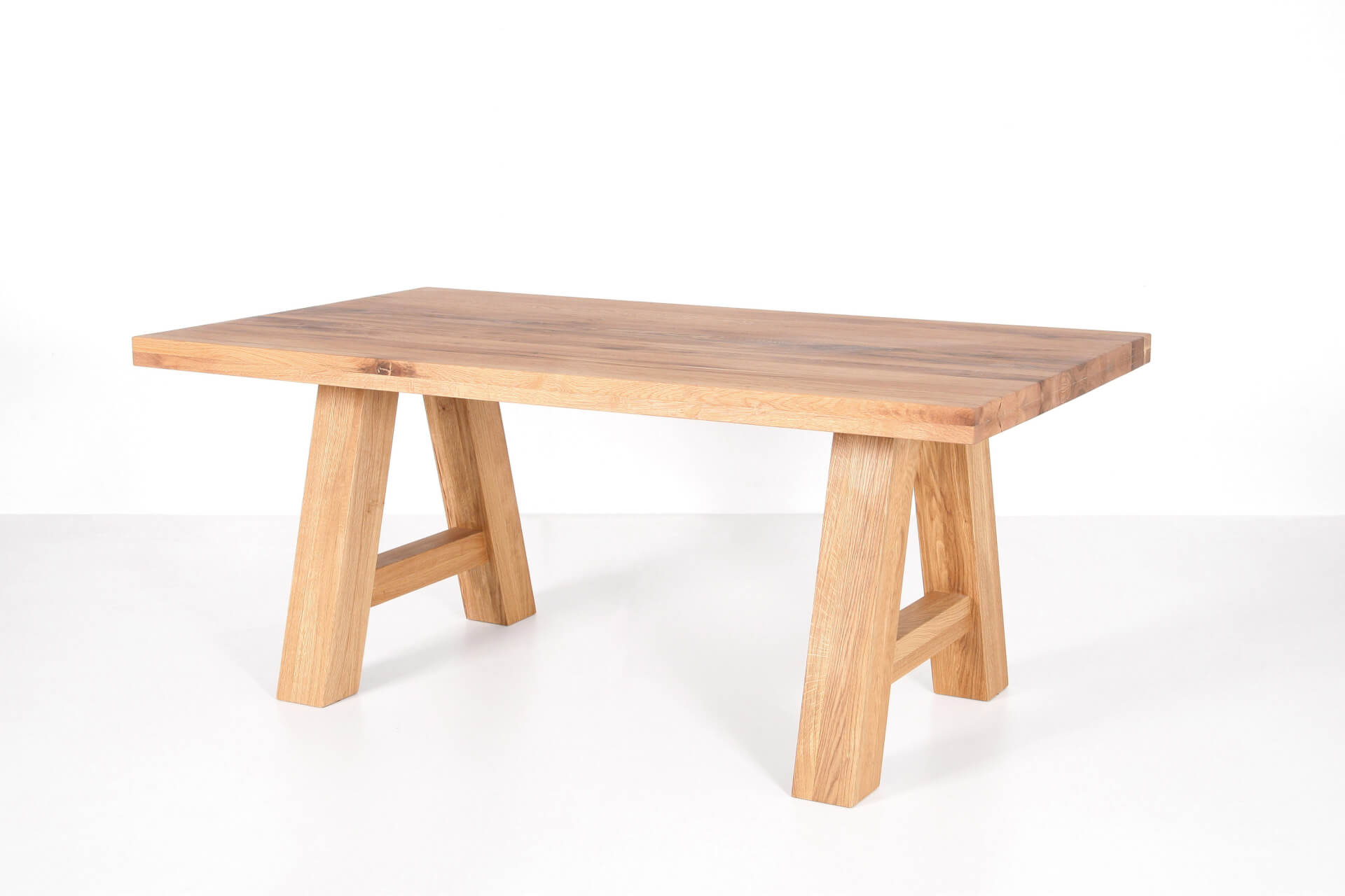 Modell Lugo Balkentisch von Standard Furniture