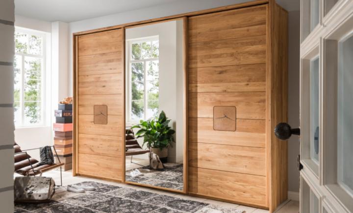 Jupiter IV von M & H | Kleiderschrank