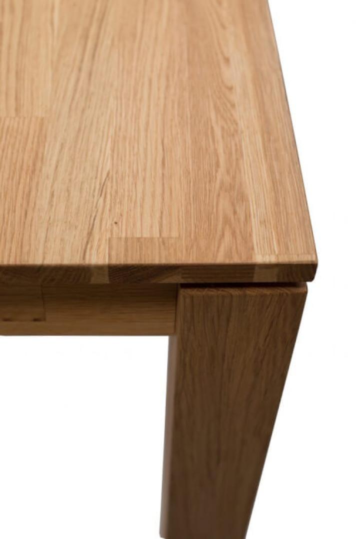 Tahir Eiche von Standard Furniture | Tisch