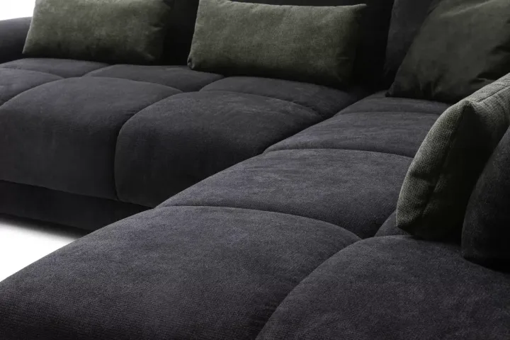 Scott von Nova Via | Sofas & Couches