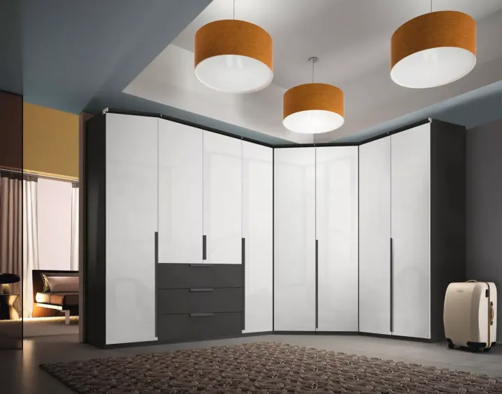Dimension 5 von rauch ORANGE | Kleiderschrank