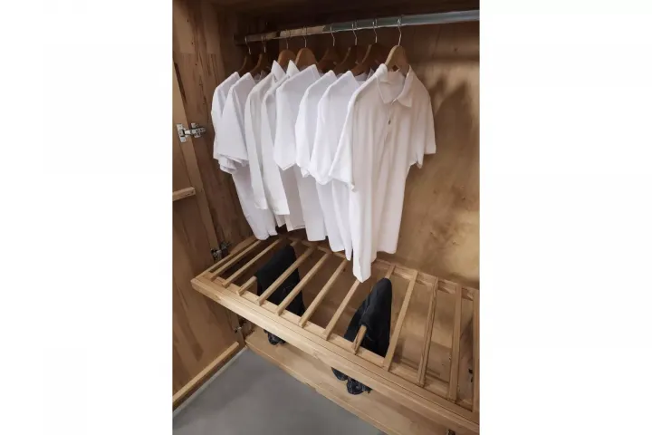 Aktions-Schrank von TPT | Schlafen