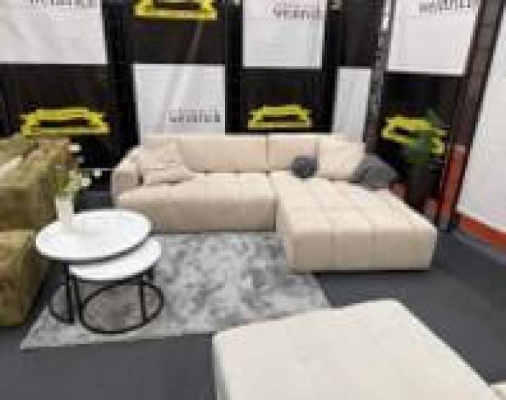 Bingo von Iwaniccy | Polstermöbel