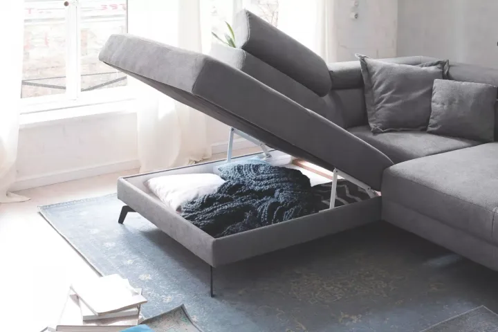 Silver von Iwaniccy | Sofas & Couches