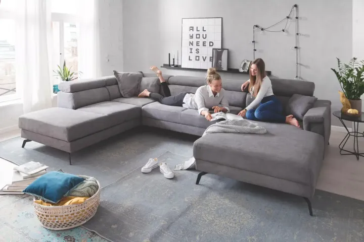 Silver von Iwaniccy | Sofas & Couches