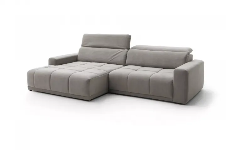 Brook von Iwaniccy | Sofas & Couches