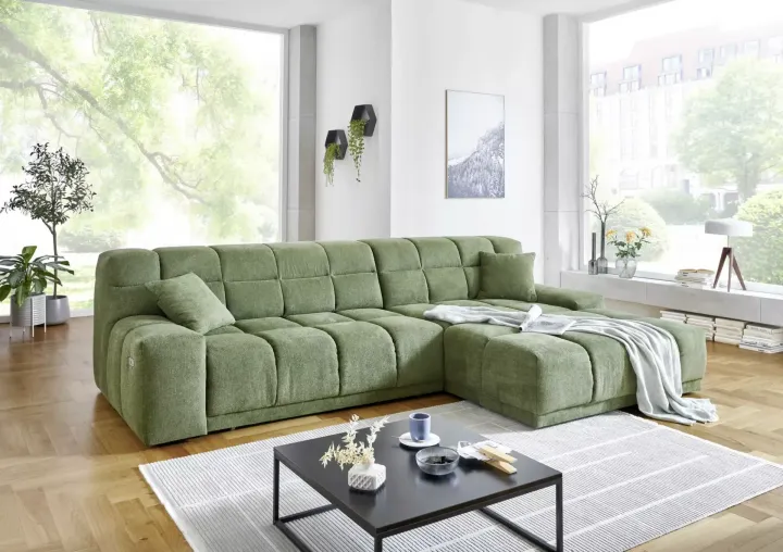 London von Iwaniccy | Sofas & Couches